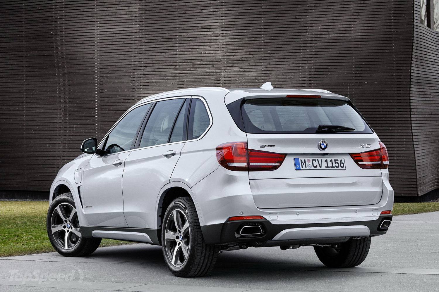 Comparison Bmw X Xdrive I Vs Bmw X Xdrive I Suv